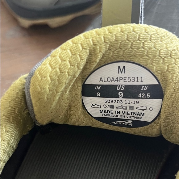 Altra Lone Peak 4.5 Grey Trail Running Shoes Men’s Size 9 - Picture 10 of 10